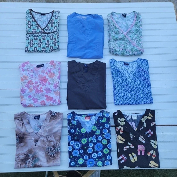 Lot Of 9 Womens Scrub Uniform Tops Printed MG Dickies Sierra Floral Blue XS - Picture 1 of 11